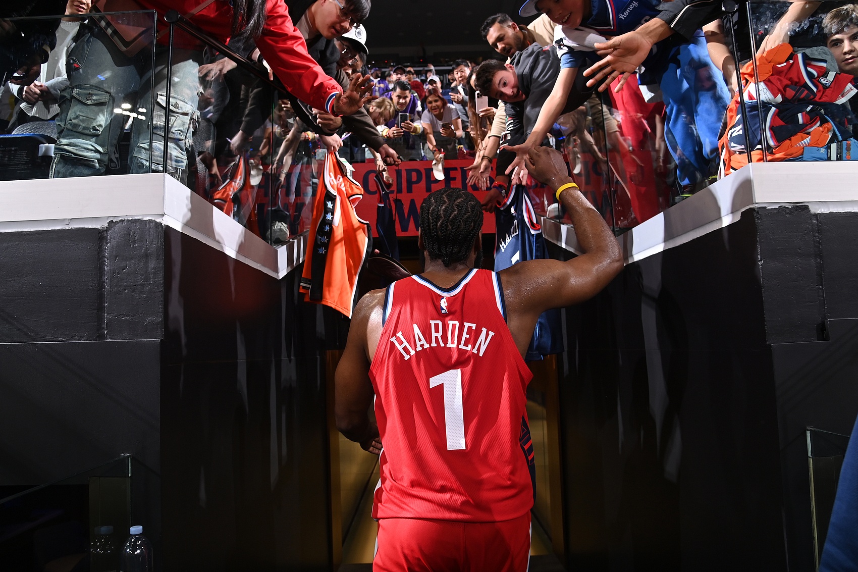 WilliamHill-离奇快船:卖全明星遣功勋 比尔报销 东道主无全明星 登走不欠4.0