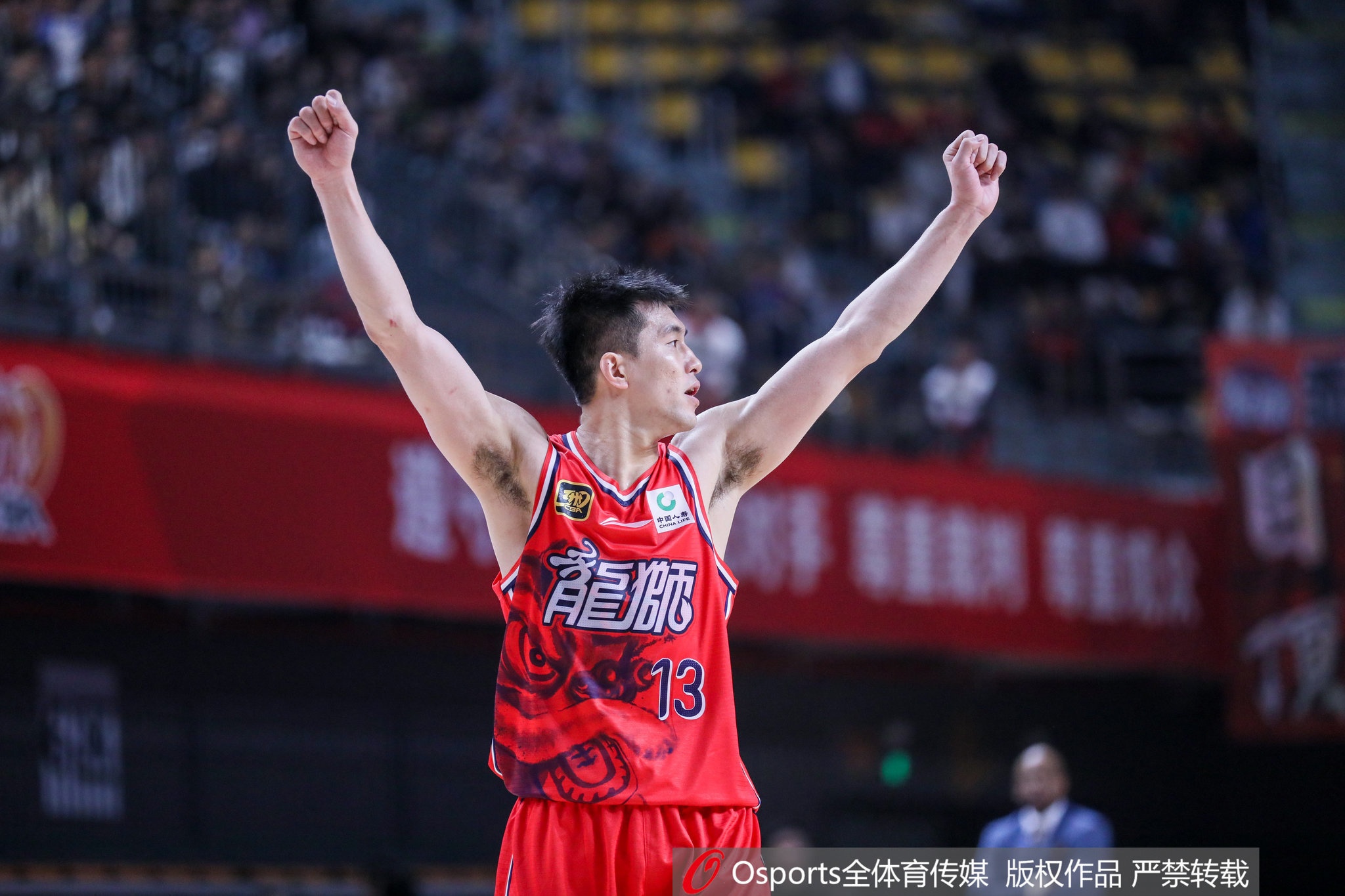 WilliamHill-状态可以！郭艾伦20中10拿到25分3板6助 5次失误