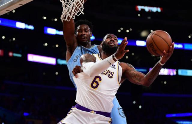 WilliamHill-拼尽全力仍遭惨败 无解詹姆斯反衬湖人真实水平