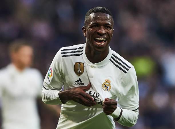 阿斯:维尼修斯续约可能很快完成,他再次感受到高层的关爱