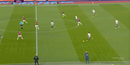 威廉希尔官网-曼联2-1水晶宫:四场艰难比赛后,谁不可替代?